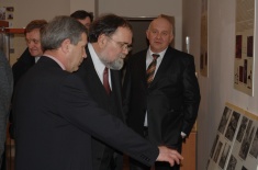 Podpredseda NR SR M. Číž a predseda NSK M. Belica v múzeu
